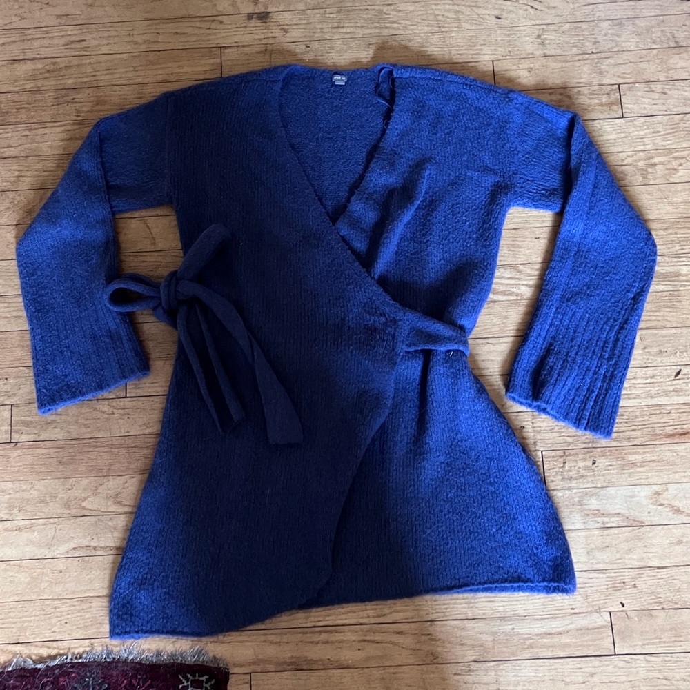 💙Super Soft Blue Wrap Cardi💙